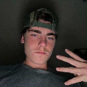 Meet your Posher, Ethan